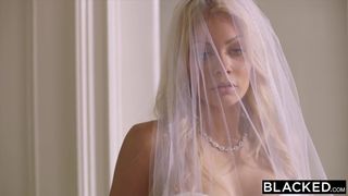 Белокурая невеста трахнута большим чёрным членом в день свадьбы